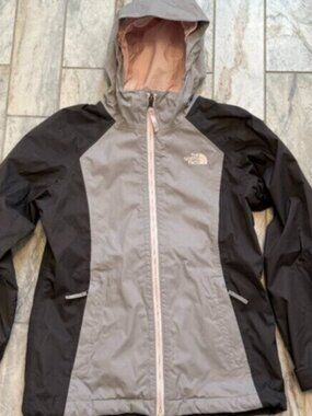 The North Face girl's youth medium 10/12 gray Dryvent waterproof coat
